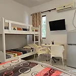 Aeria 4*