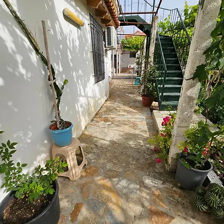 Aeria 4*