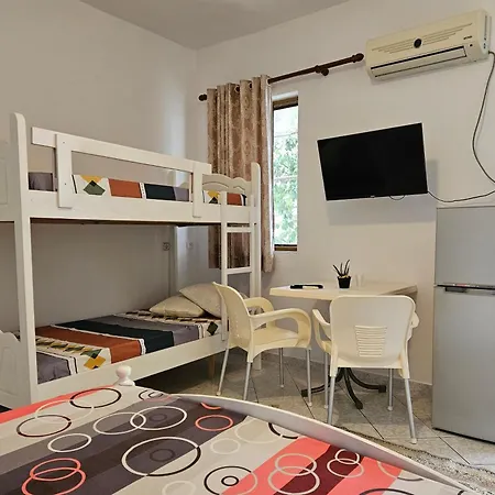 Aeria 4*