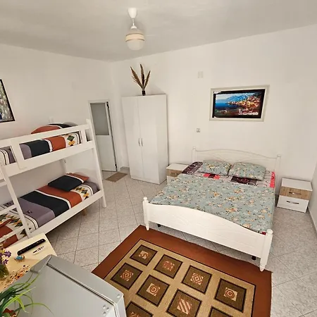 Guest house Aeria Himare