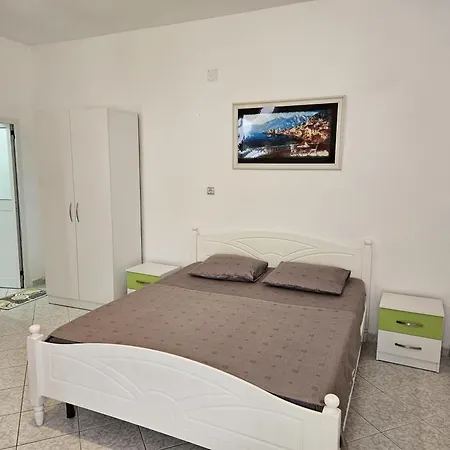 Guest house Aeria Himare